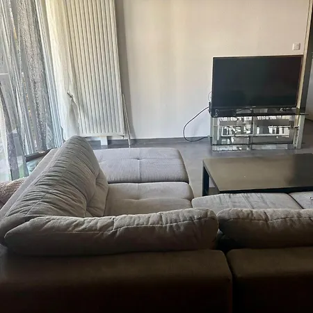 T2 Avec Terrasse A Proche Centre Apartamento